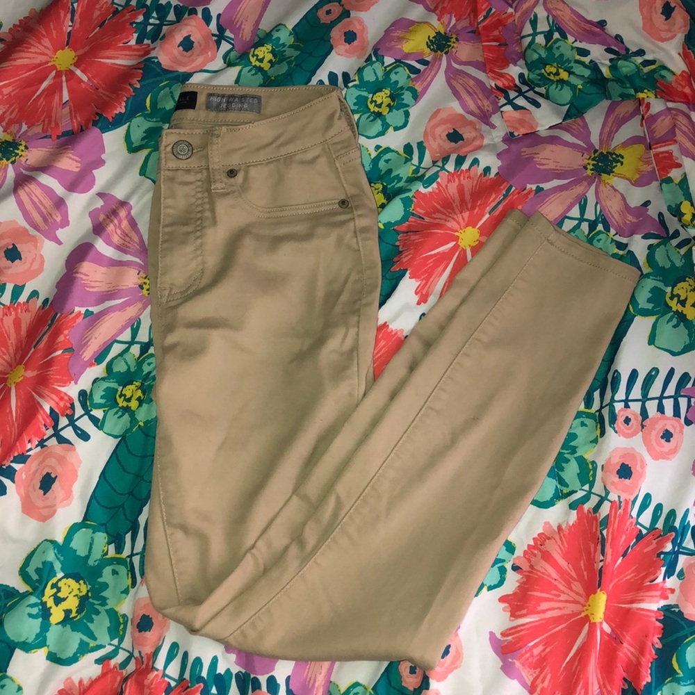 Aeropostale High-Waisted Reg. Khakis